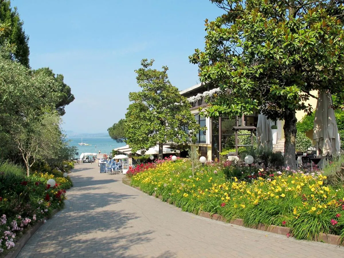 Holiday Home Bella Italia-6 By Interhome 페스키에라델가르다 이탈리아
